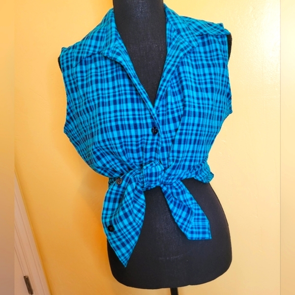 White Stag Tops - White Stag Sleeveless Plaid Blouse in  Blue Turquoise  Size M